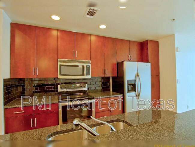 Building Photo - 360 Nueces St