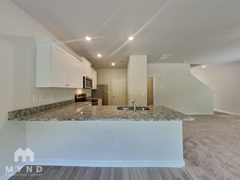 Building Photo - 95 Taverners Ln