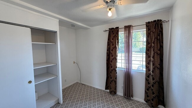 Building Photo - Must-See!!!  5-Bedroom Family Home with Large Yard & Prime Location in Visalia