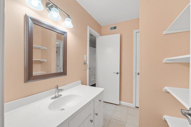 Building Photo - 15575 Marina Dr