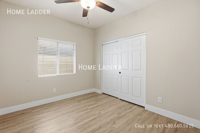 Building Photo - 2576 W Preserve Way