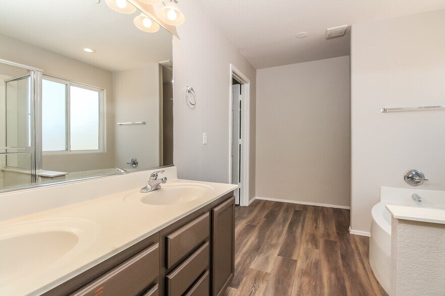 Building Photo - 13181 N Deergrass Dr