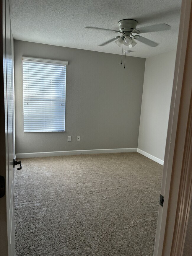 Building Photo - 3201 Bayflower Ave