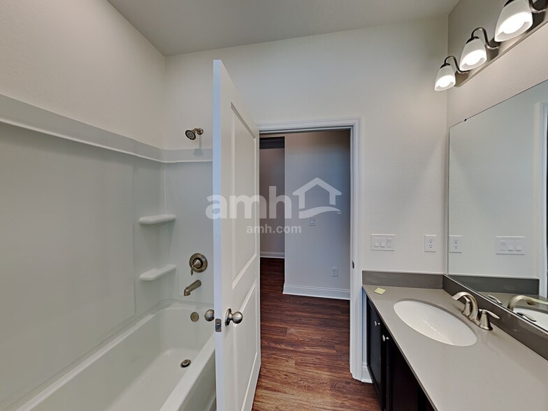 Building Photo - 1085 Summer Stone Lp