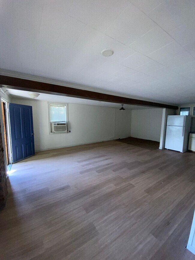 Building Photo - Cozy 1 bed, 1 bath apartment in St Martinv...
