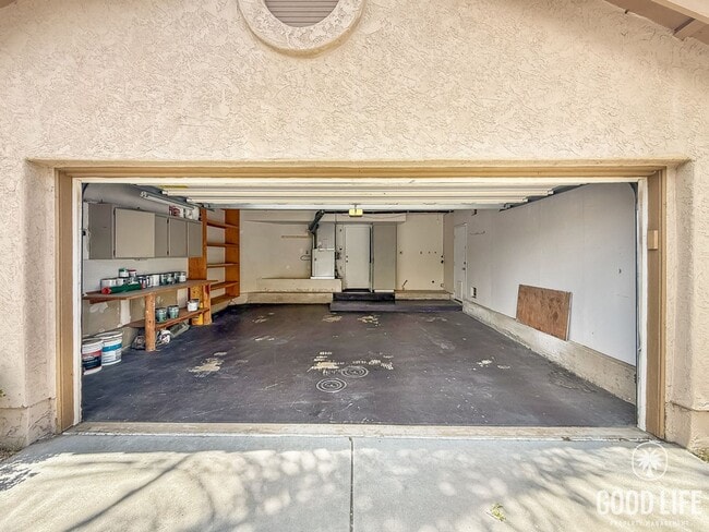 Building Photo - Beautiful 4B/2.5BA House in Vista w/ Attac...