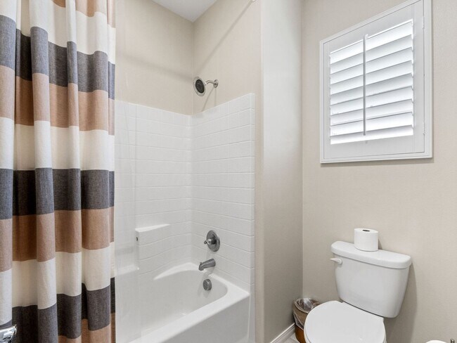 Building Photo - 2073 White Alder Ln