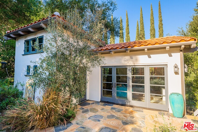 Building Photo - 11670 Duque Dr