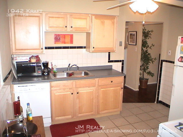 Building Photo - 3 Bedroom Home in Dogtown