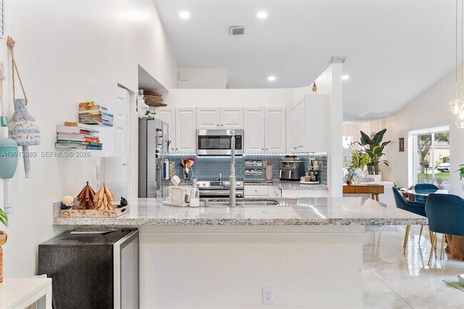 Building Photo - 1516 Zenith Way