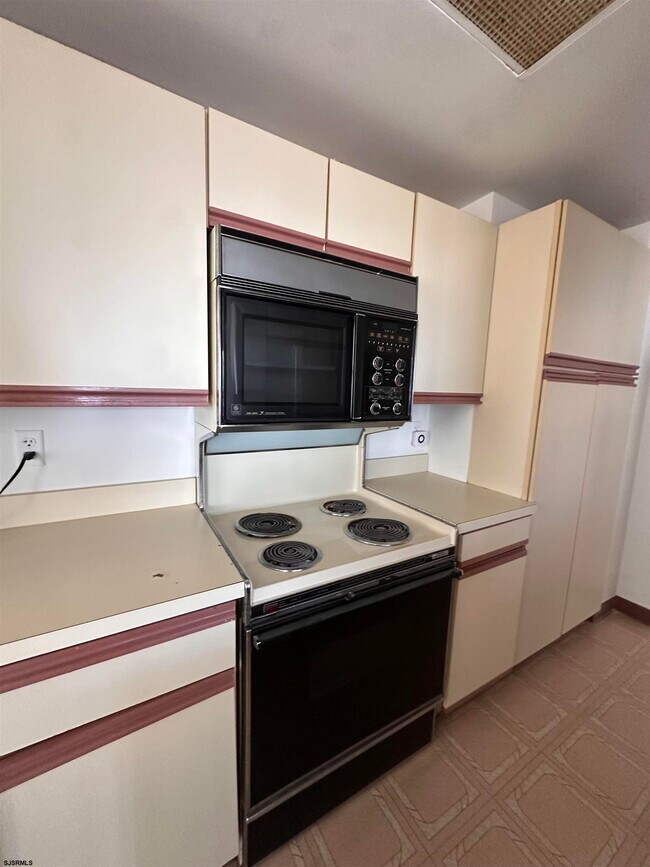 Building Photo - 3101 Boardwalk