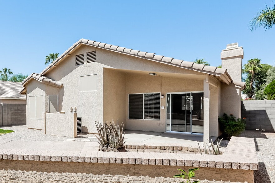 Building Photo - 3901 E Barbarita Ave