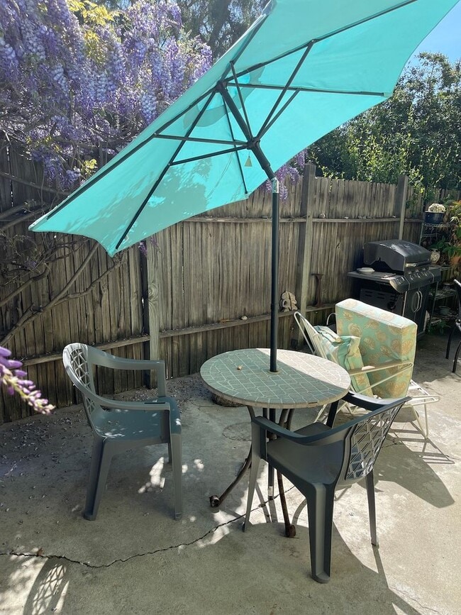 Building Photo - Chula Vista 4.5 Bedrooms and 3 Bathrooms -...