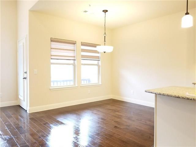 Building Photo - 555 Waterloo Dr