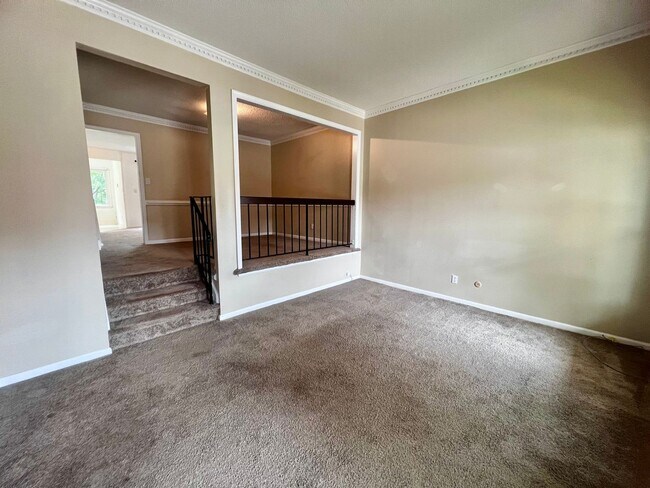 Building Photo - 4080 Thomas Jefferson Dr