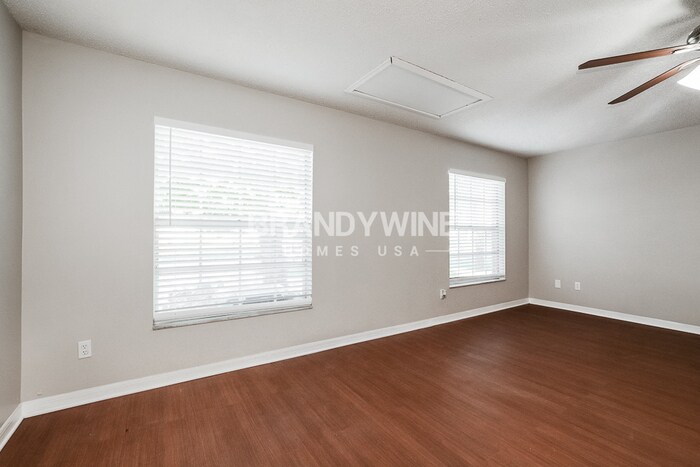 Building Photo - 215 Shore Rd