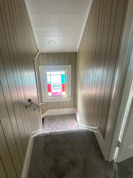 Building Photo - 71 1/2 Flory Ave