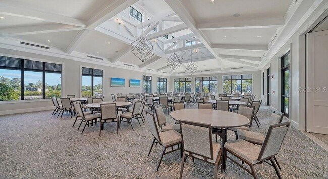 Building Photo - **AVAILABLE FOR THIS UPCOMING SEASON!! 4 M...