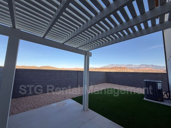 Building Photo - 1010 S 4380 W