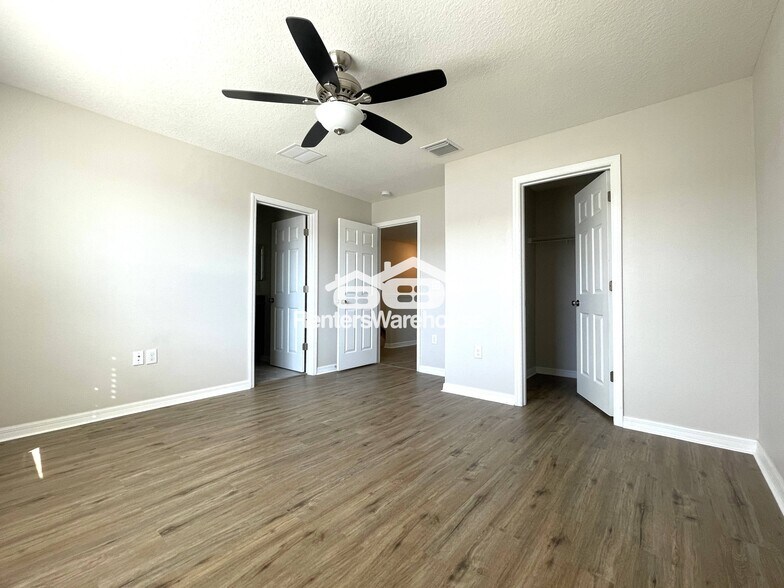 Building Photo - 7025 Grand Elm Dr