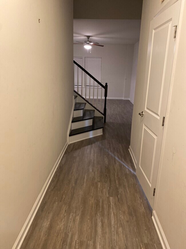 Building Photo - 5508 Loneleaf Way