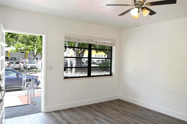 Building Photo - 321 NW 21st Ave
