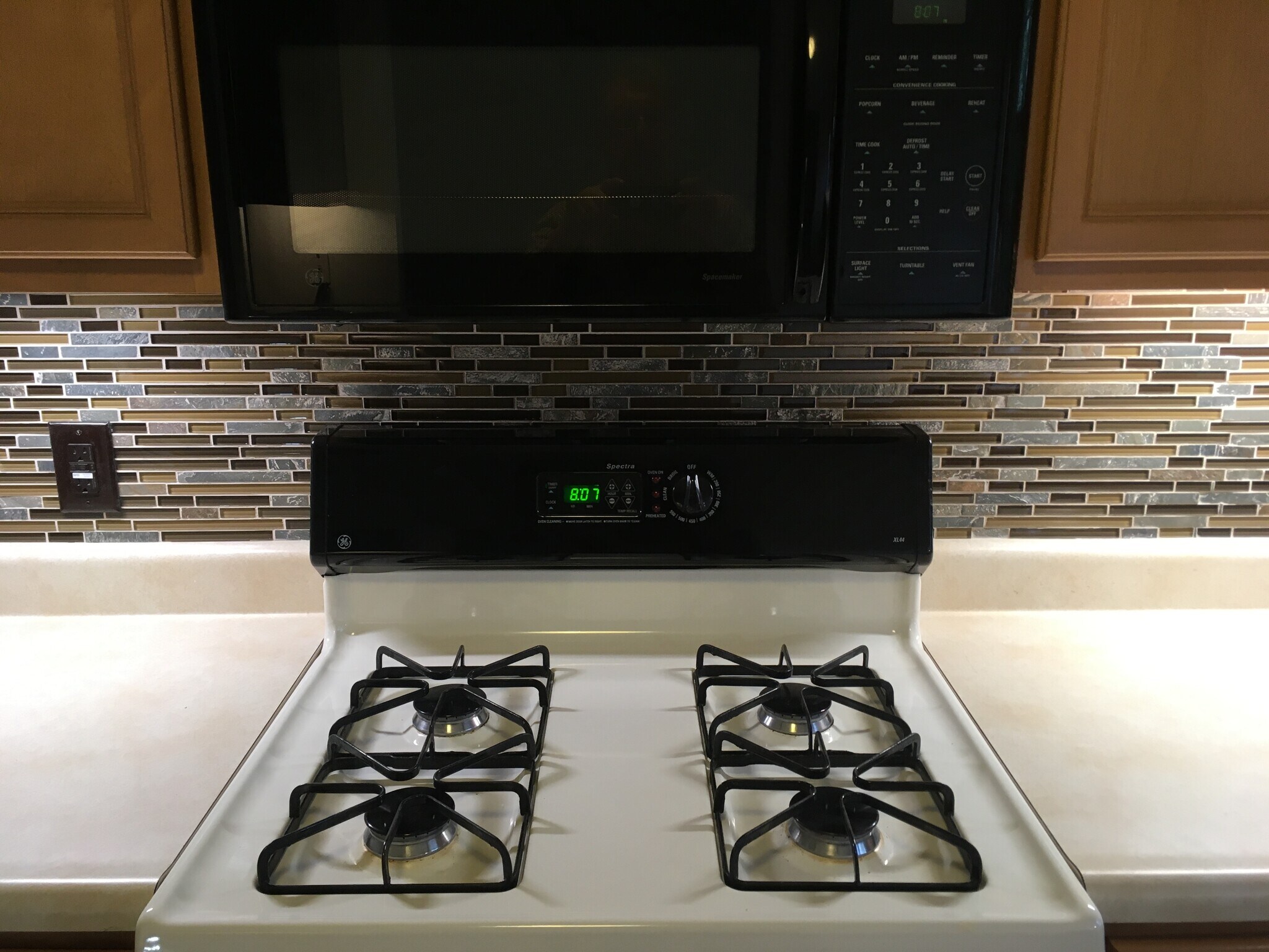 Building Photo - 2426 Rochester Rd