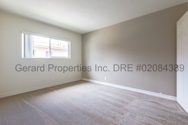 Building Photo - 2213 Florida St