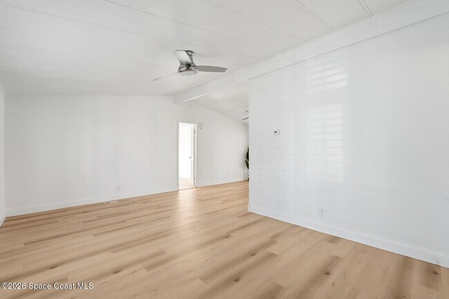 Building Photo - 264 Seabreeze Dr