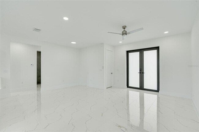 Building Photo - 153 Australian Dr