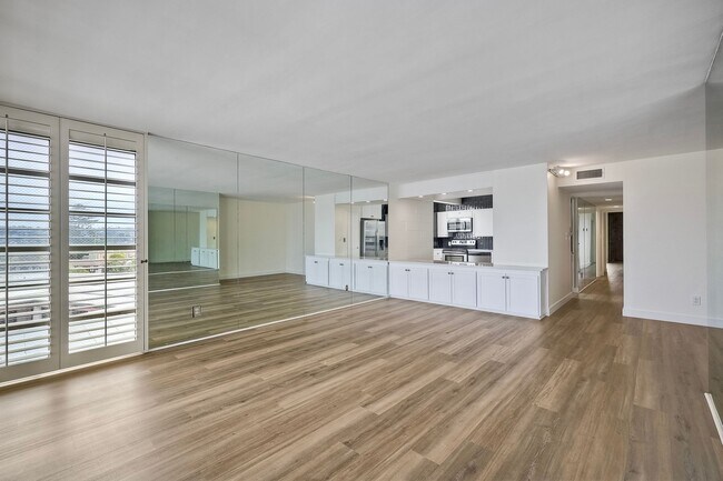 Building Photo - 1250 Cave St