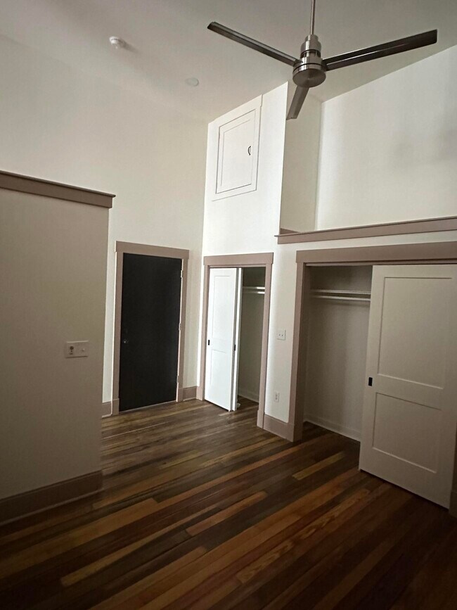 Building Photo - 307 W Main St