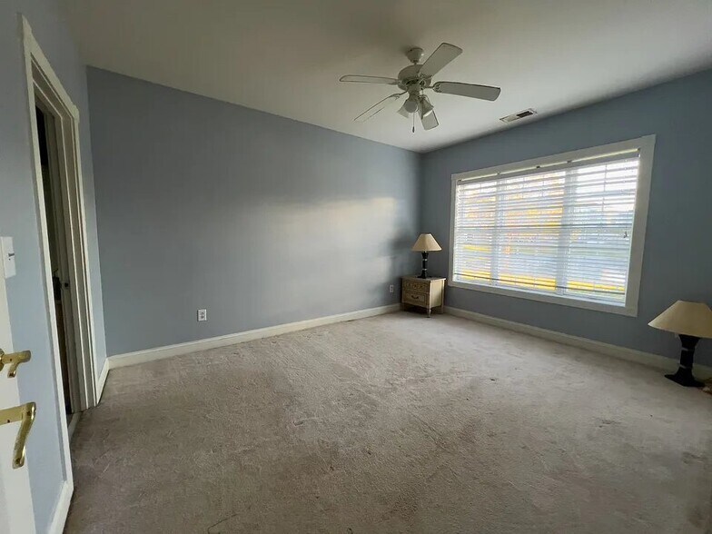 Building Photo - 4847 Luster Leaf Cir