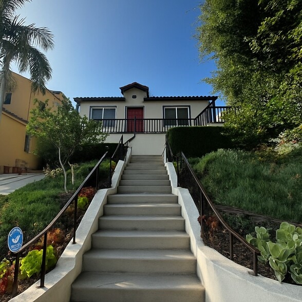 Primary Photo - 1309 S Hudson Ave