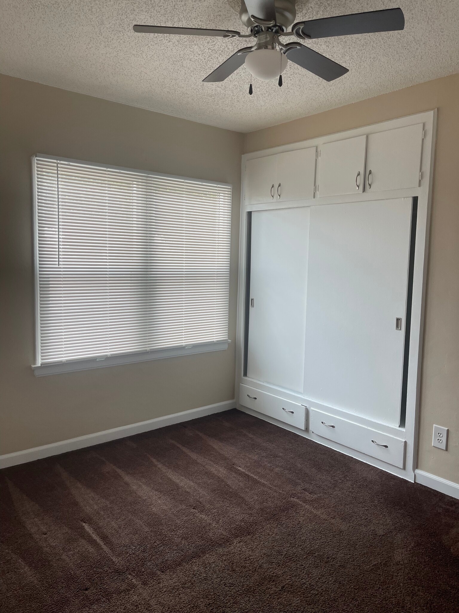 Room 2 - 8991 Burke Ave