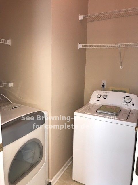 Building Photo - Pristine 2 bedroom that is cute as can be!