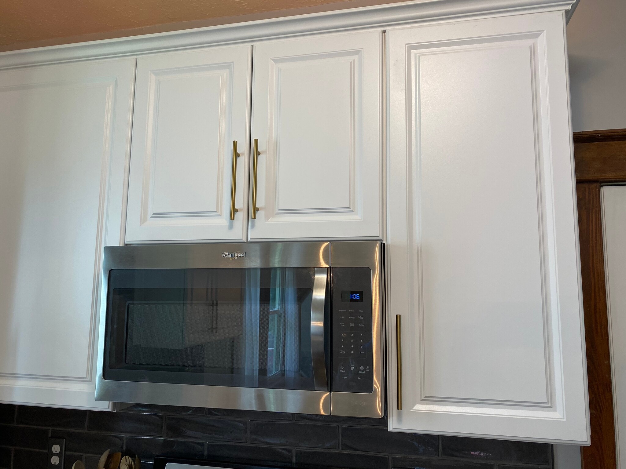 New cabinets - 1505 Russell St