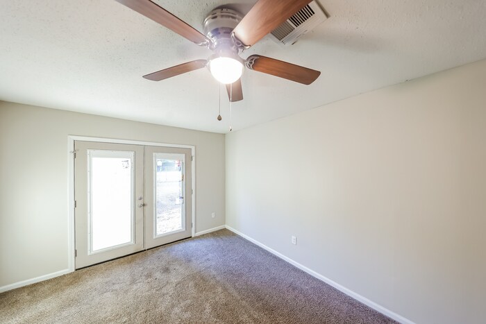 Building Photo - 323 N Burbank Dr