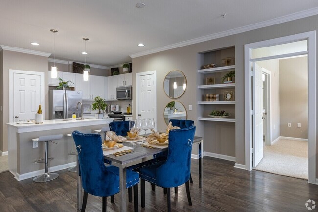 Building Photo - Spacious Floor Plans & Premium Amenities Await