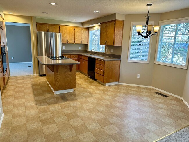 Building Photo - Lovely 4 bedroom in Wilsonville