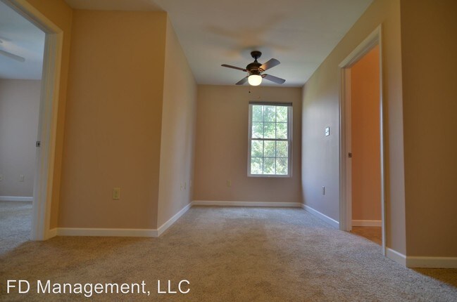 Building Photo - 4 br, 2.5 bath House - 92 Forrest Road