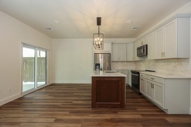 Building Photo - 1797 E Rex Rd