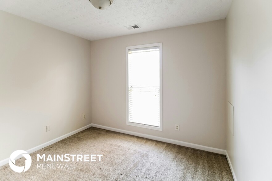 Building Photo - 3843 Riverside Pkwy