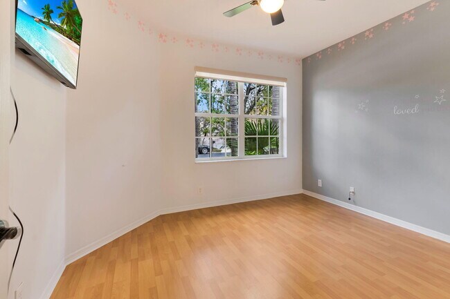 Building Photo - 12372 Cascades Pointe Dr