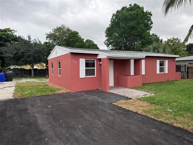Building Photo - 1515 NW 11th Pl