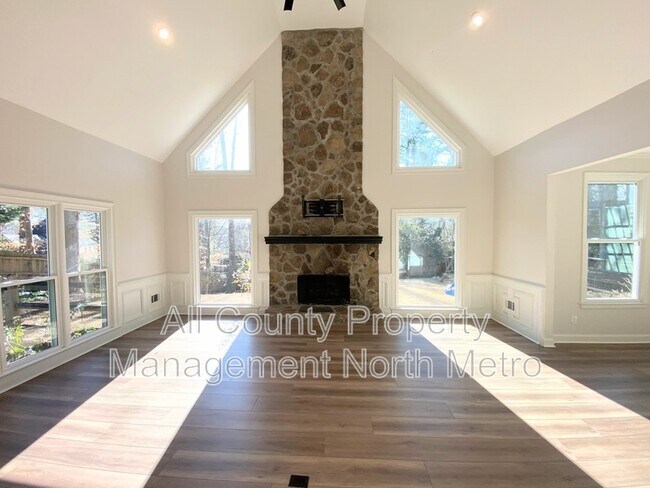 Building Photo - 565 Wayt Rd