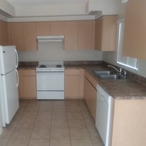 Building Photo - 7465 Canterbury St