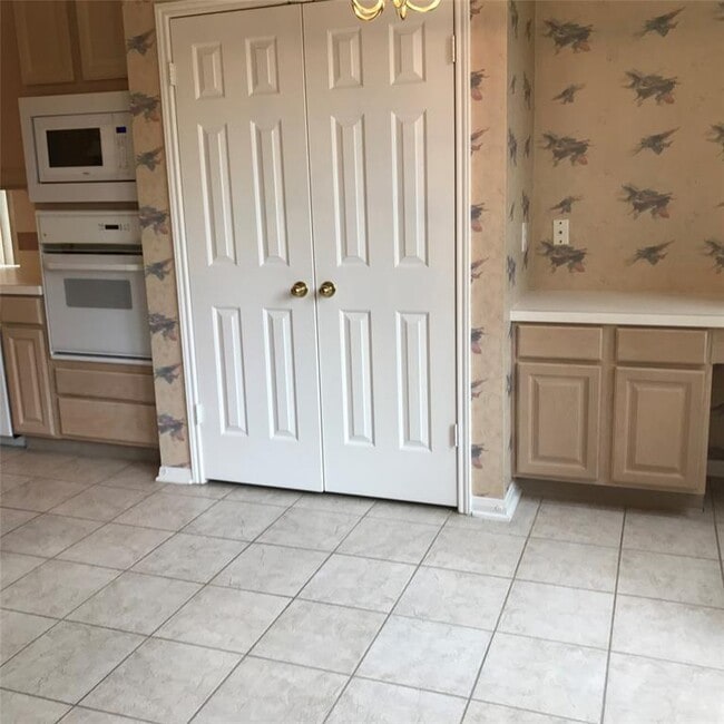 Building Photo - 2727 Gregway Ln