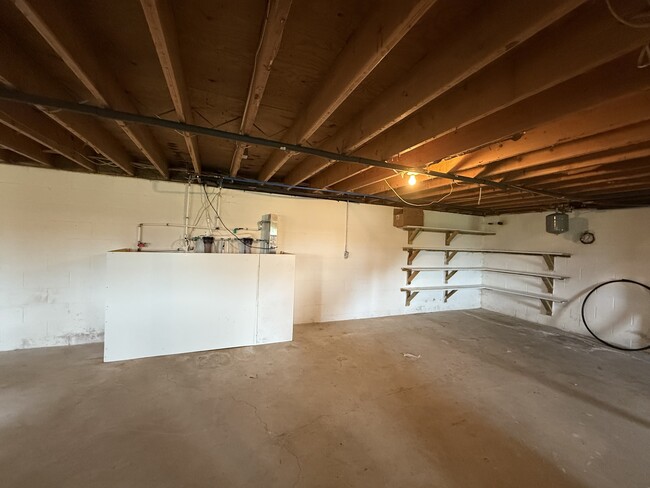 Building Photo - 165 Troup Rd