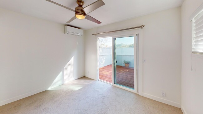 Building Photo - 117-119 Altena St